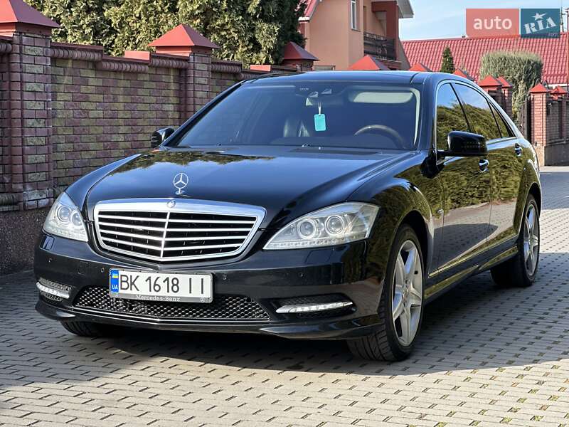 Mercedes-benz S-class (2010)