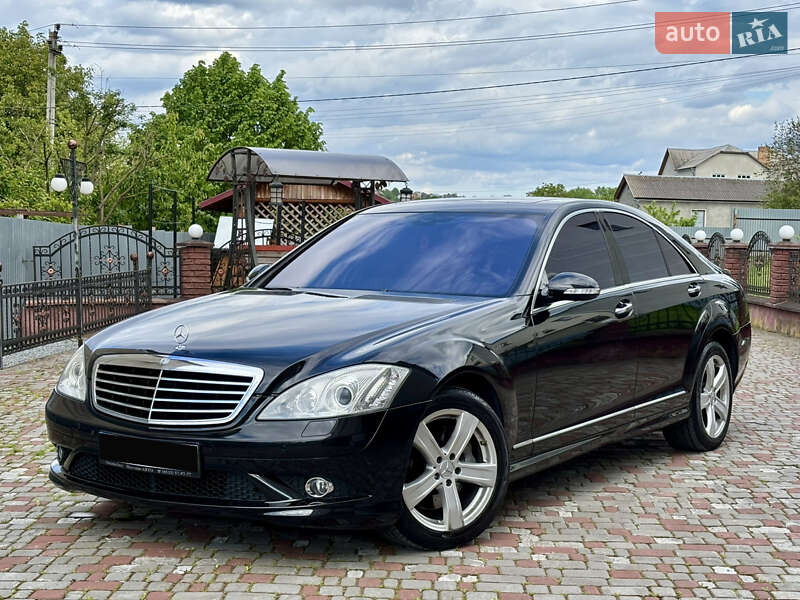Mercedes-benz S-class (2005)