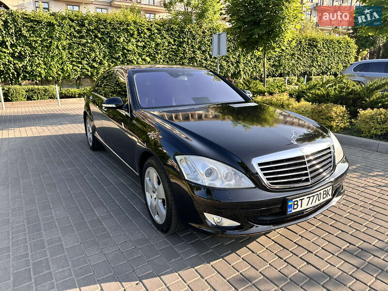 Mercedes-benz S-class (2005)