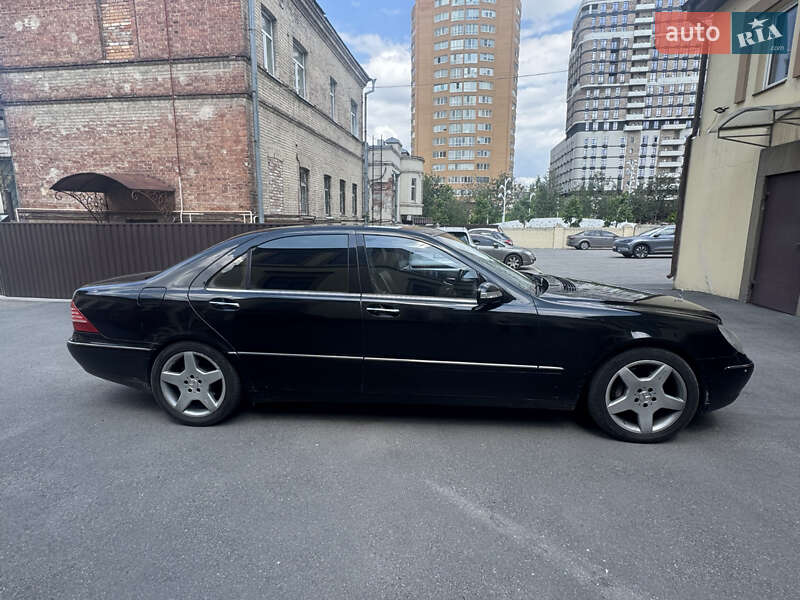 Mercedes-benz S-class (2005)