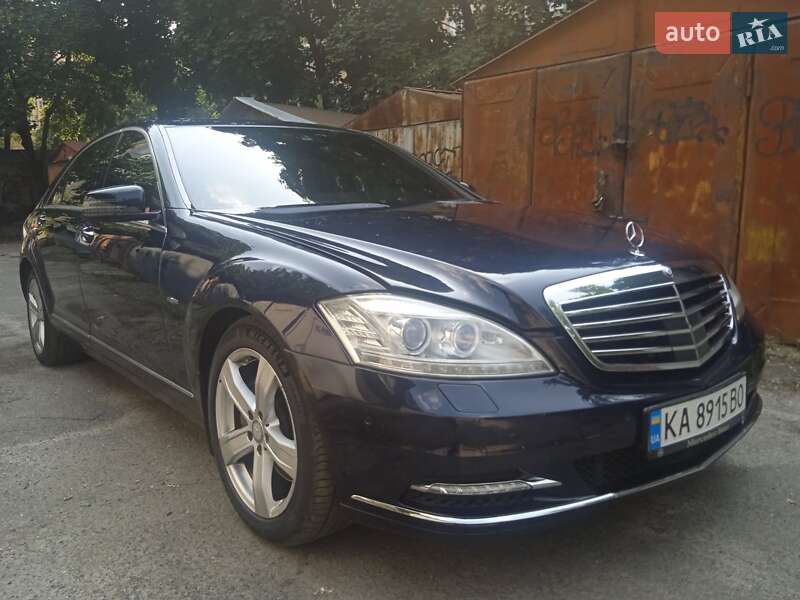 Mercedes-benz S-class (2010)
