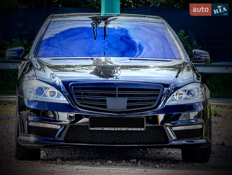 Mercedes-benz S-class (2010)