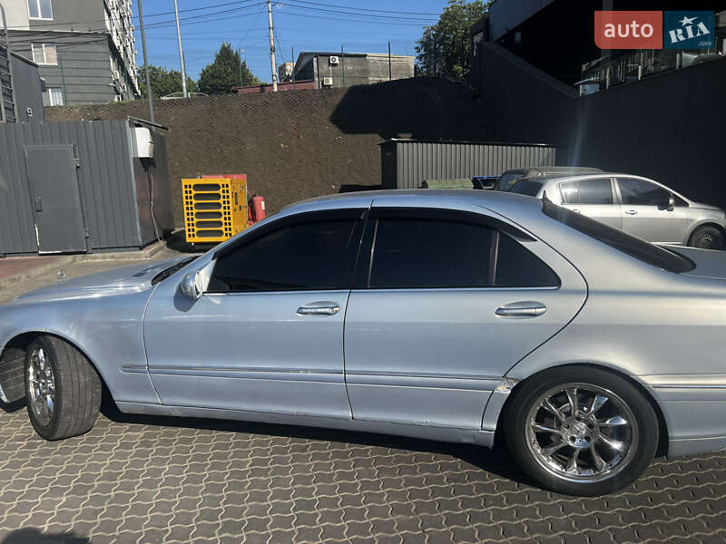 Mercedes-benz S-class (1999)