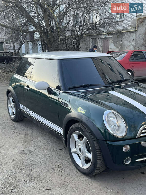 Mini Cooper (2005)