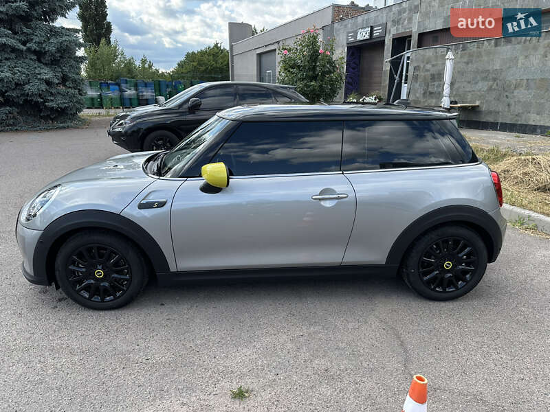 Mini Cooper (2023)