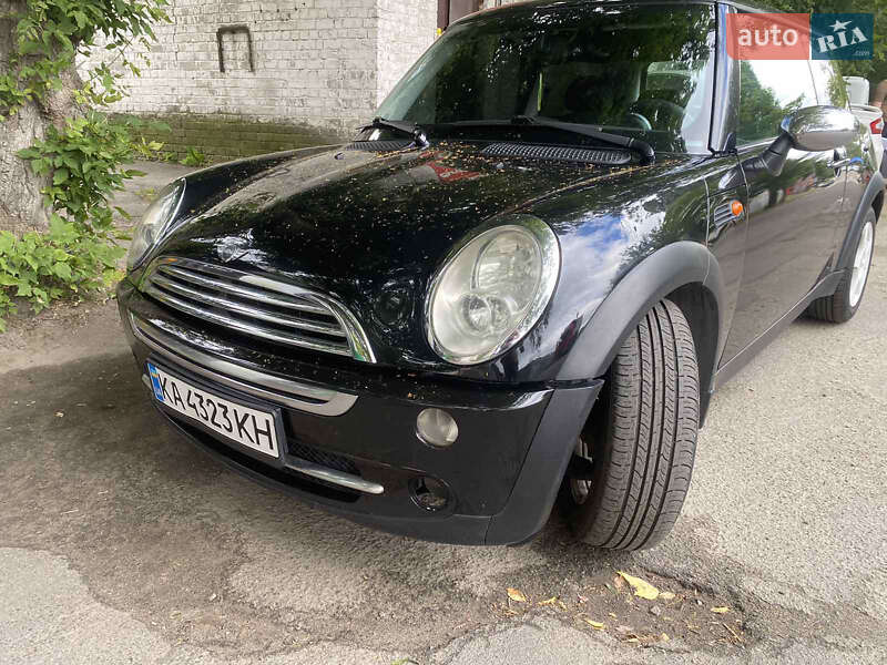 Mini Cooper (2005)
