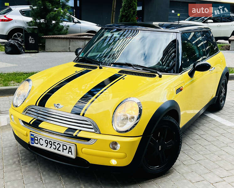 Mini Cooper (2003)