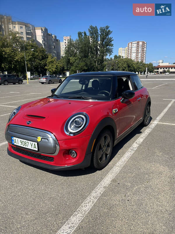 Mini Cooper (2020)