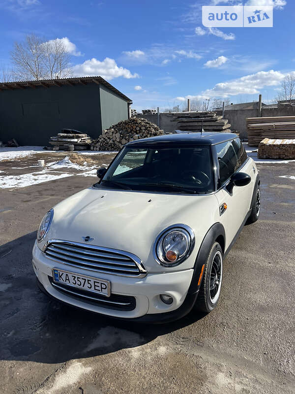 Mini Hatch (2011)