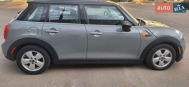 Mini Hatch (2015)