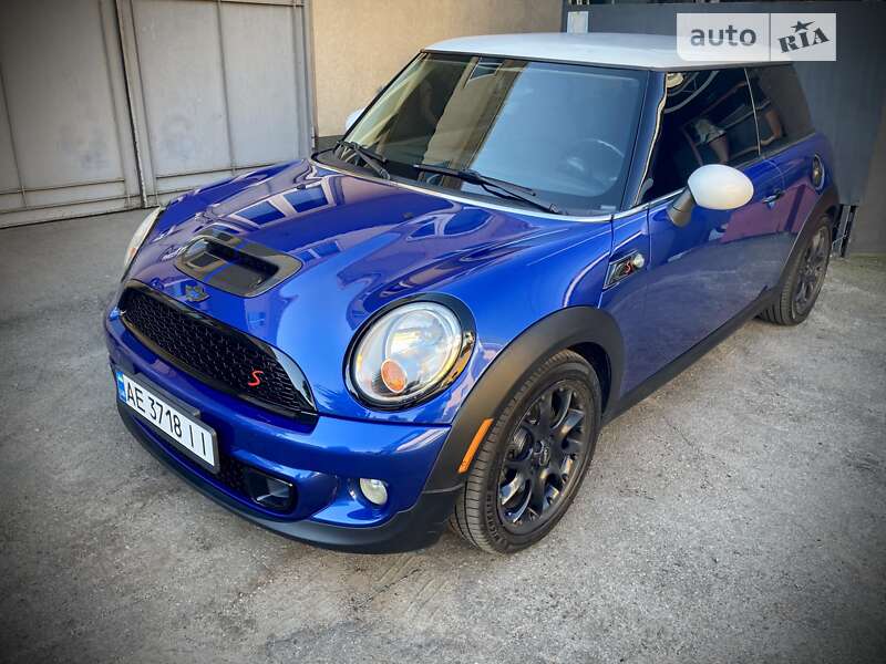 Mini Hatch (2011)