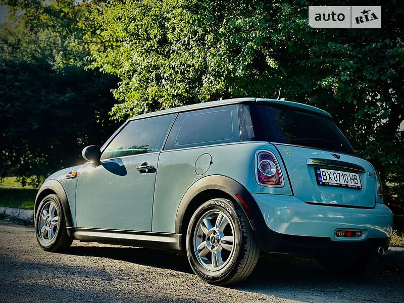 Mini Hatch (2013)