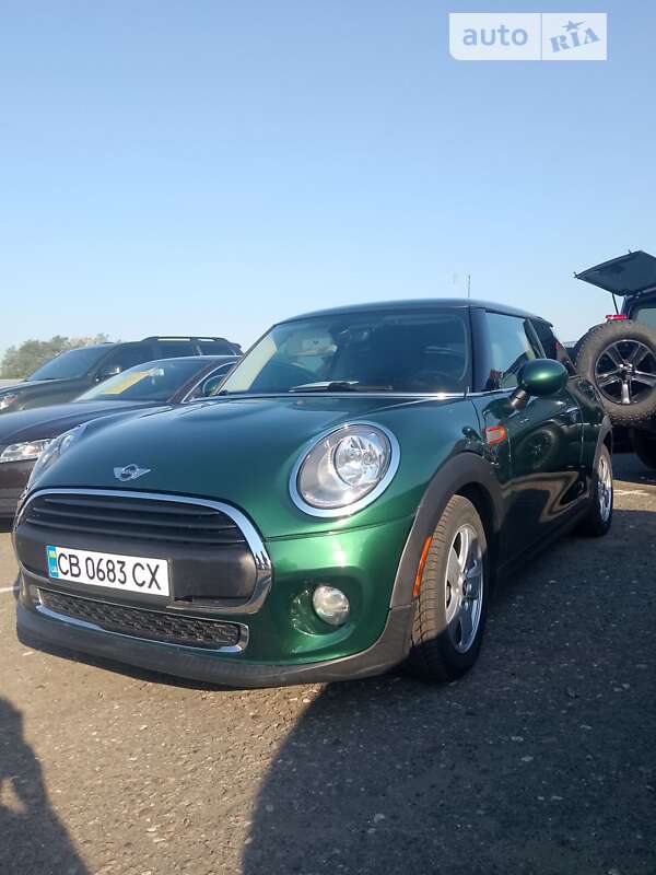 Mini Hatch (2015)