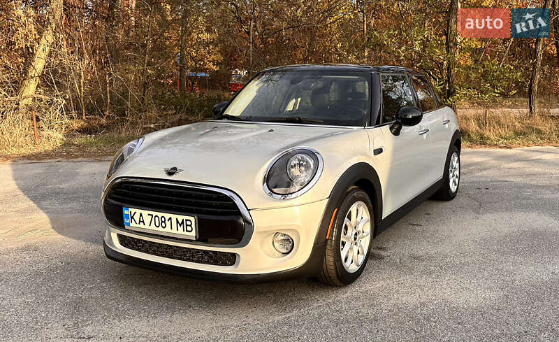 Mini Hatch (2018)