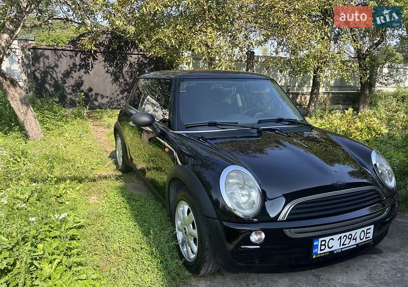 Mini Hatch (2004)