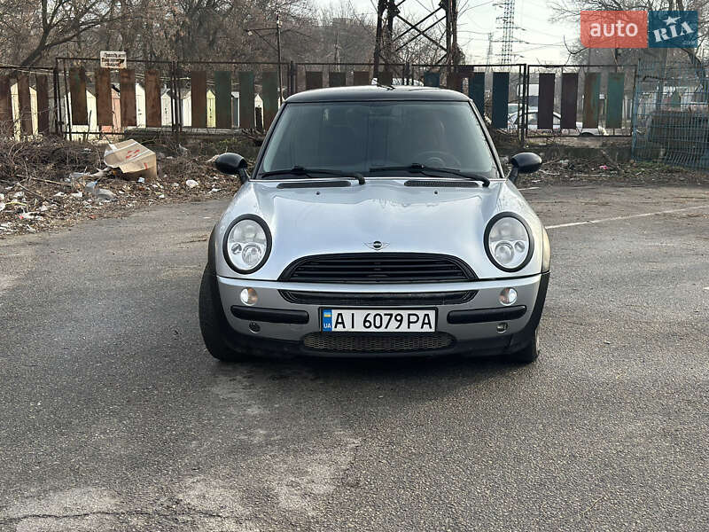 Mini Hatch (2003)