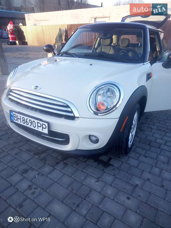 Mini Hatch (2013)
