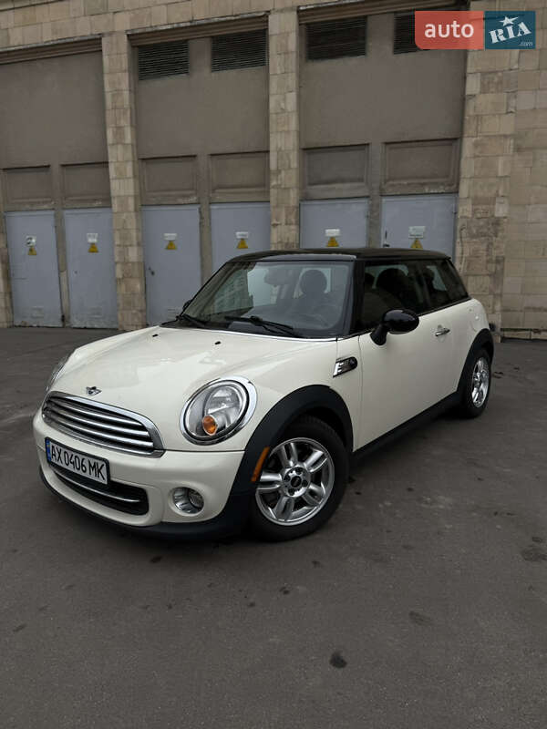 Mini Hatch (2011)