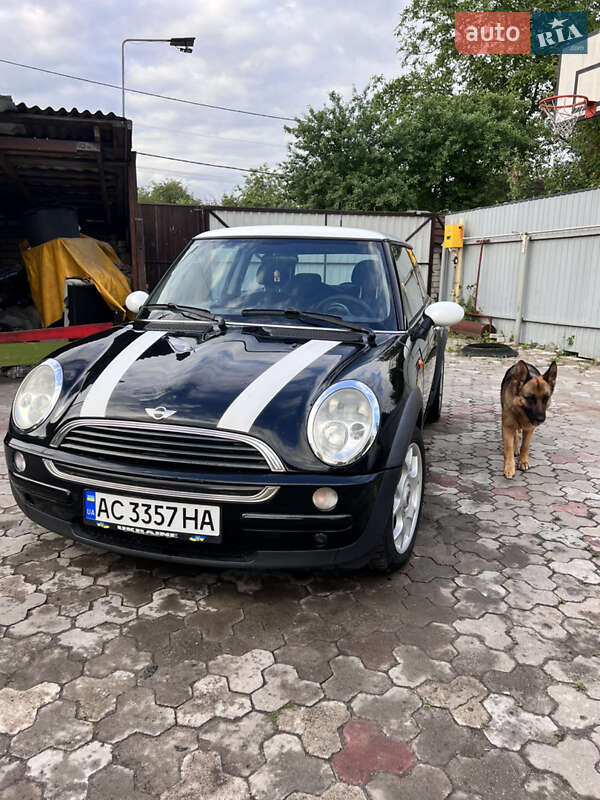 Mini Hatch (2001)