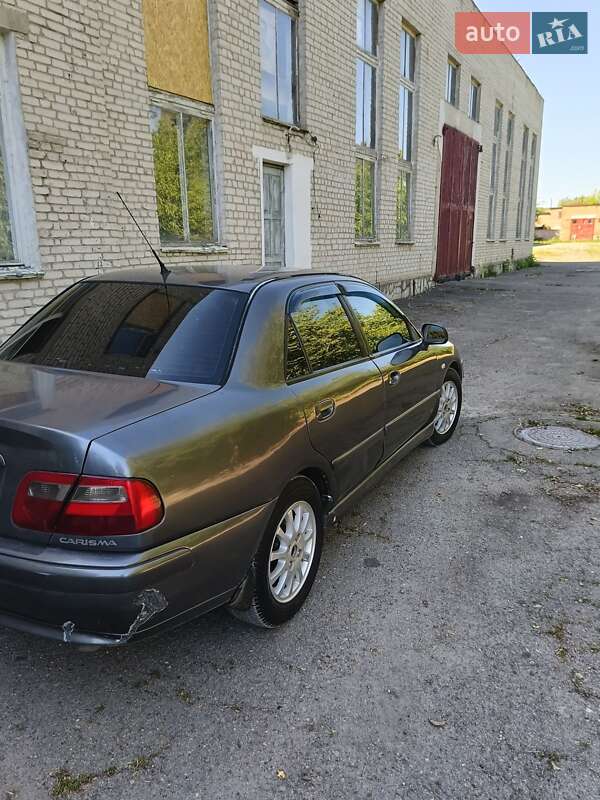 Mitsubishi Carisma (2003)