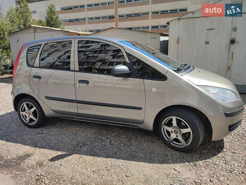 Mitsubishi Colt (2008)