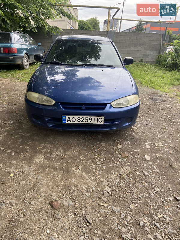 Mitsubishi Colt (2000)