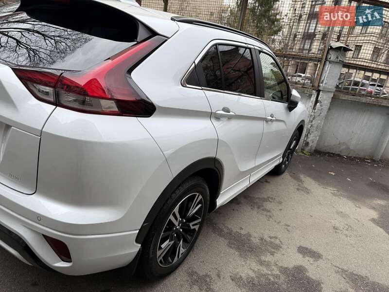 Mitsubishi Eclipse cross (2023)