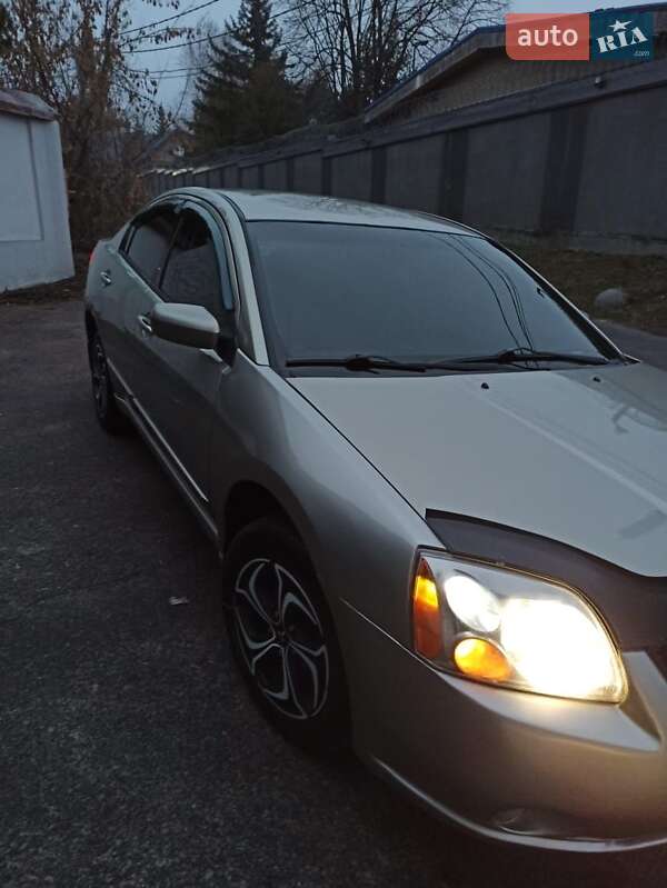 Mitsubishi Galant (2005)