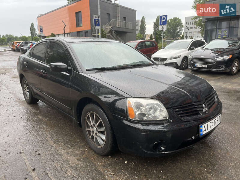 Mitsubishi Galant (2004)