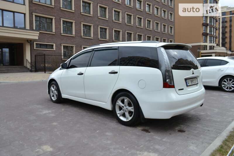Mitsubishi Grandis (2009)