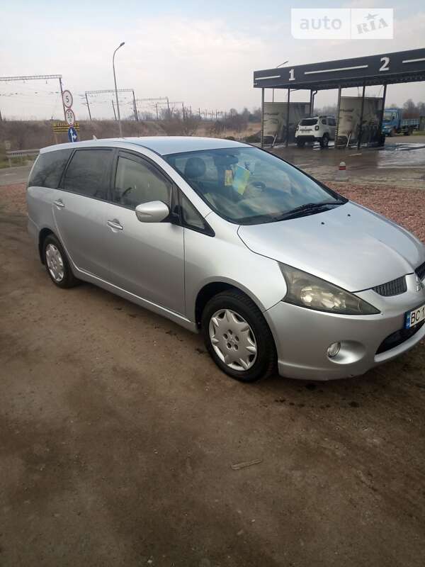 Mitsubishi Grandis (2006)