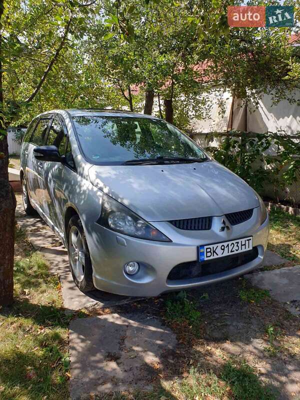 Mitsubishi Grandis (2006)