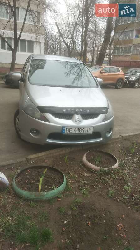 Mitsubishi Grandis (2005)