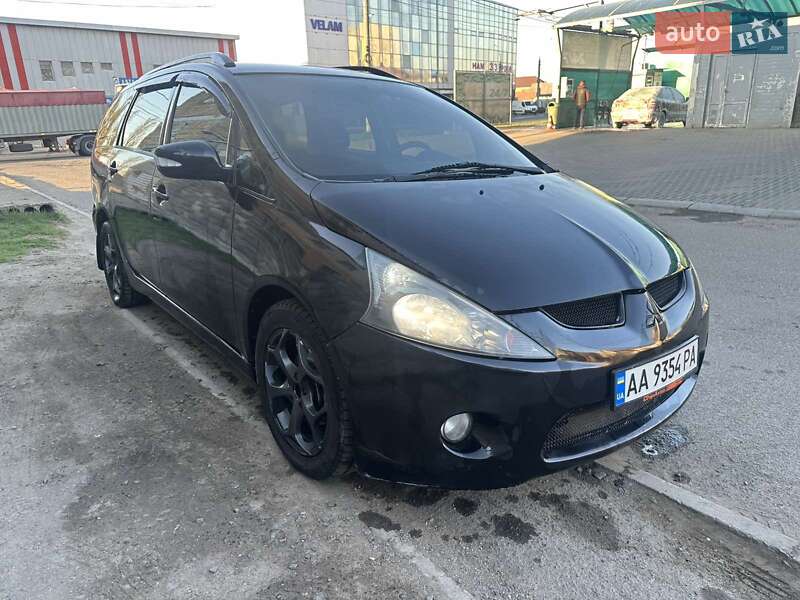 Mitsubishi Grandis (2005)