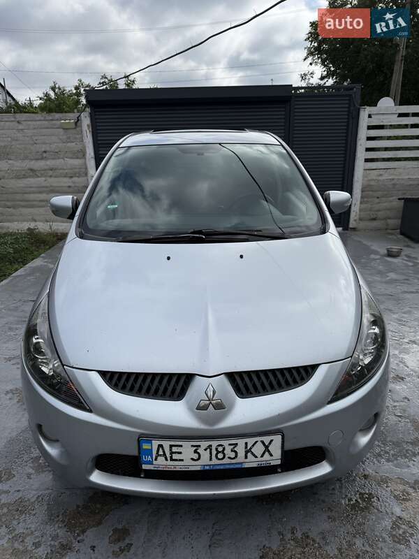 Mitsubishi Grandis (2005)