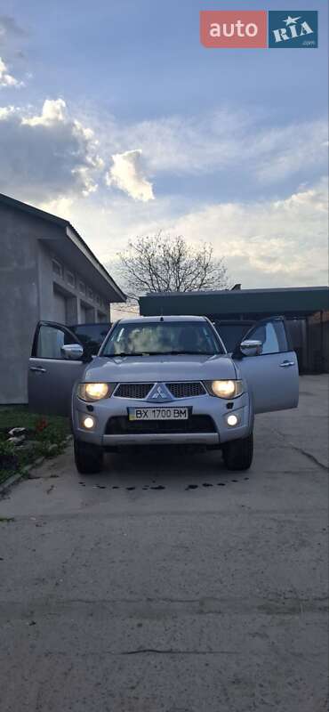 Mitsubishi L 200 (2012)