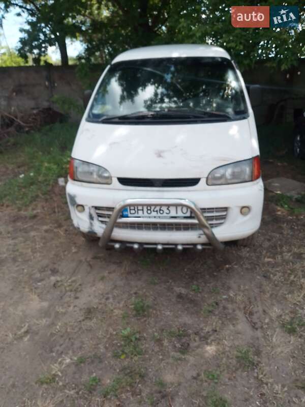 Mitsubishi L 400 (1997)