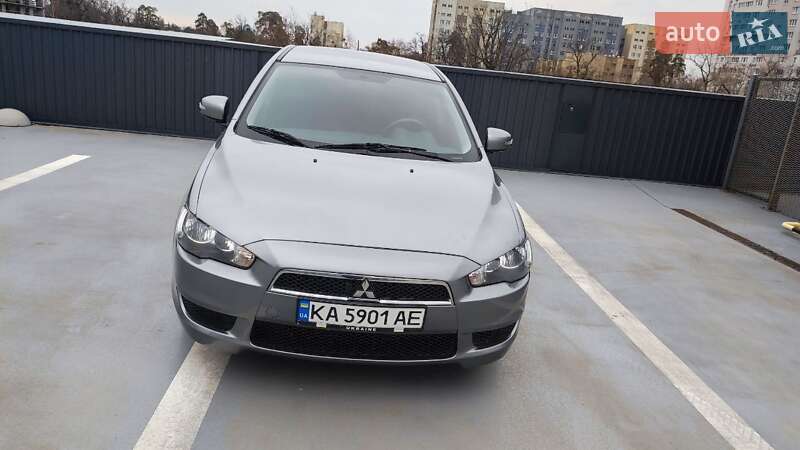 Mitsubishi Lancer (2015)