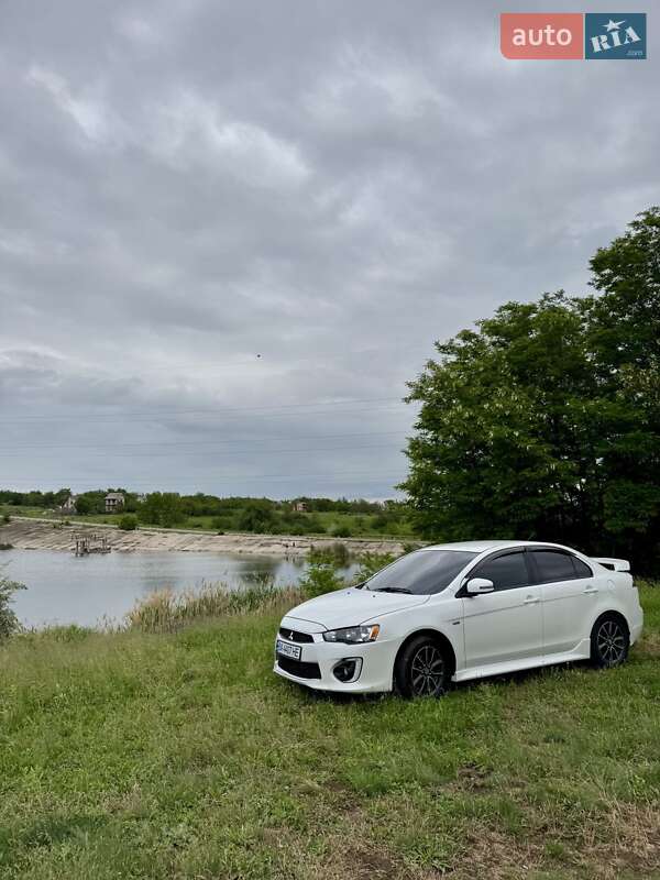 Mitsubishi Lancer (2017)