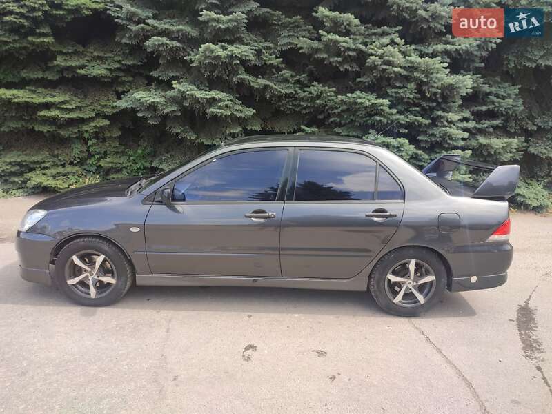 Mitsubishi Lancer (2004)