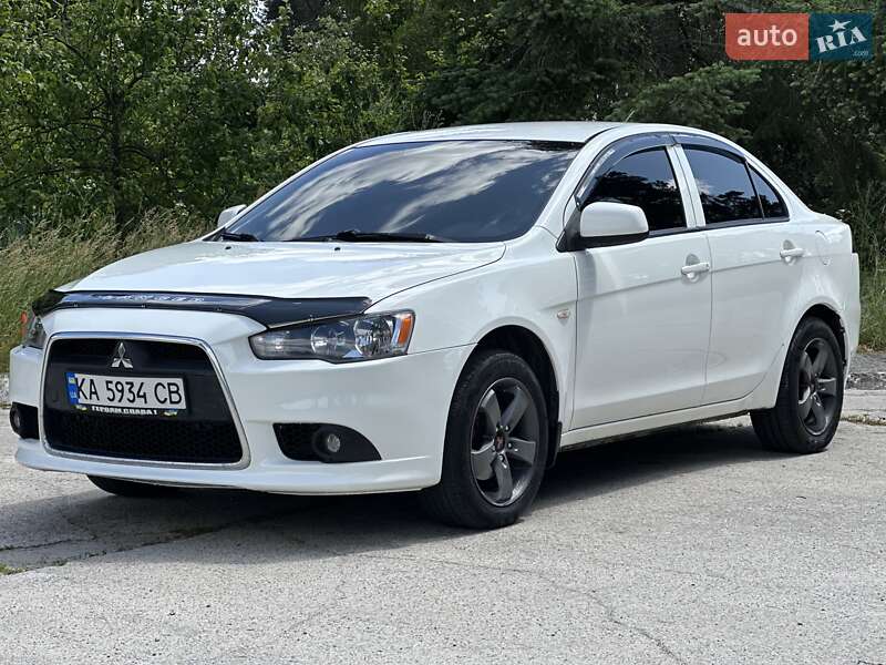Mitsubishi Lancer (2012)