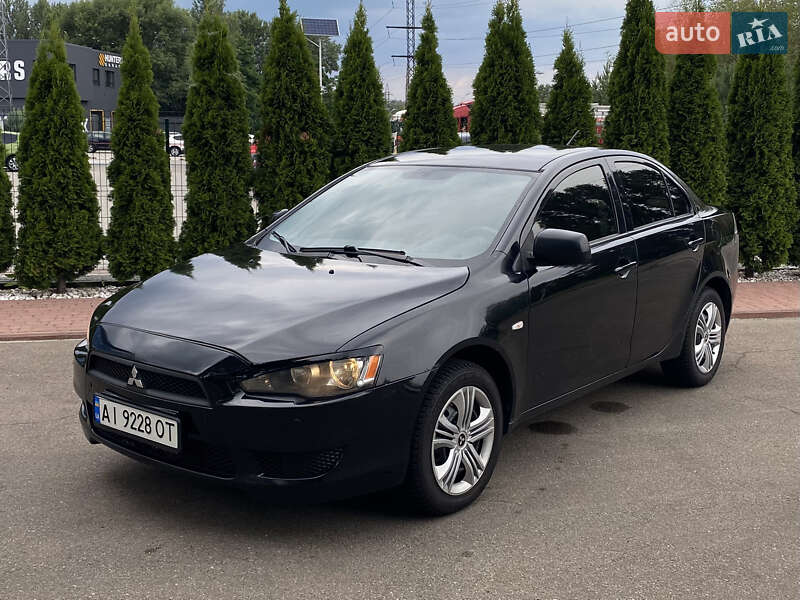 Mitsubishi Lancer (2010)