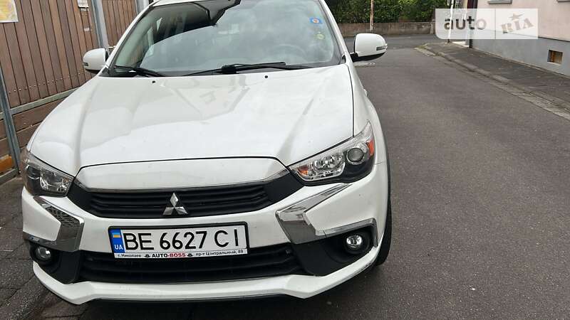 Mitsubishi Outlander sport (2017)