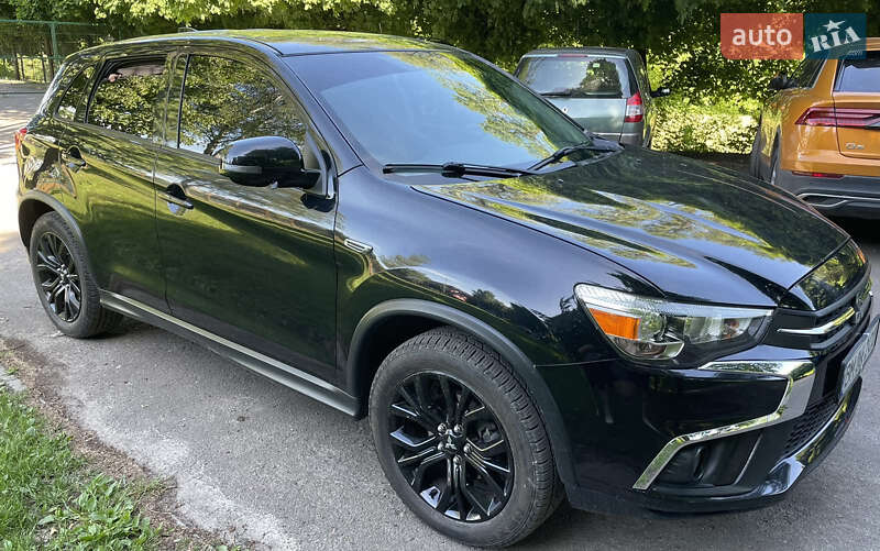 Mitsubishi Outlander sport (2017)