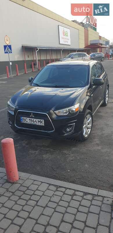 Mitsubishi Outlander sport (2015)