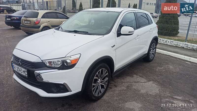 Mitsubishi Outlander sport (2016)