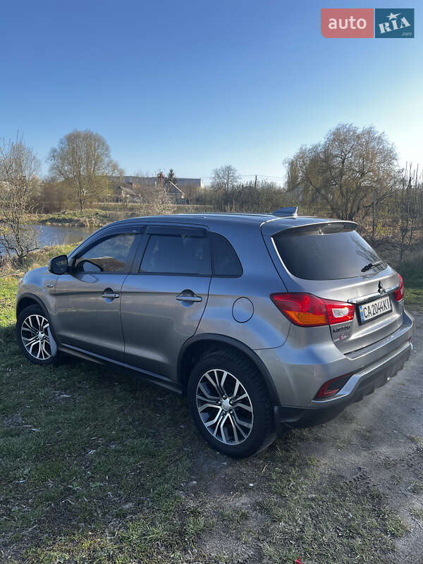 Mitsubishi Outlander sport (2018)