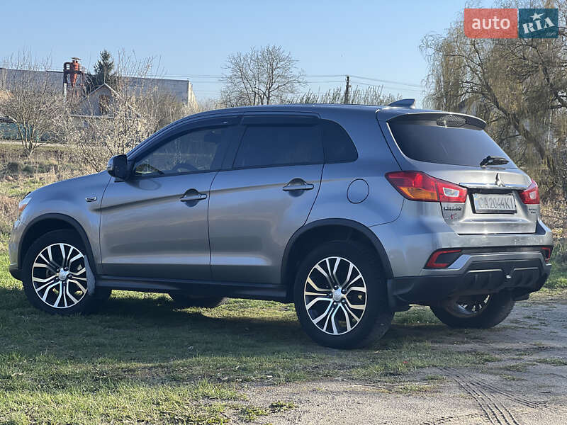 Mitsubishi Outlander sport (2018)