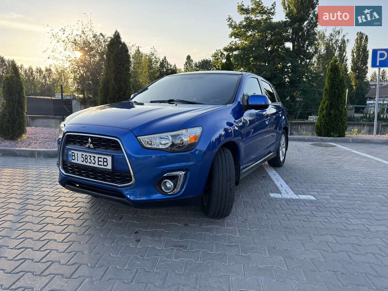 Mitsubishi Outlander sport (2015)