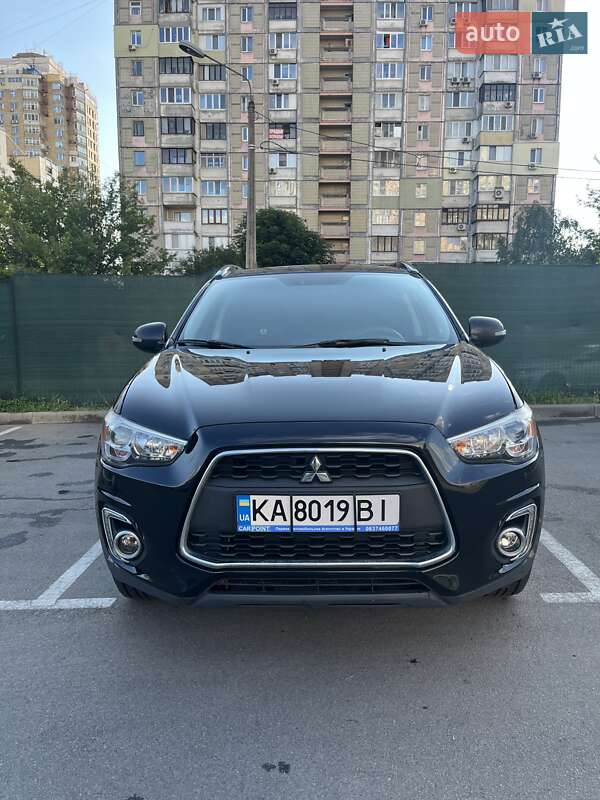 Mitsubishi Outlander sport (2015)
